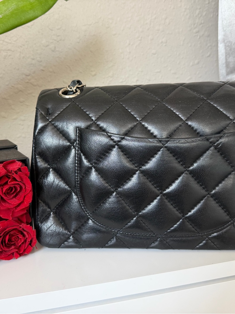 GWP CHANEl Black Quilted Shoulder Bag with Silver Hardware - Picture 3 of 17
